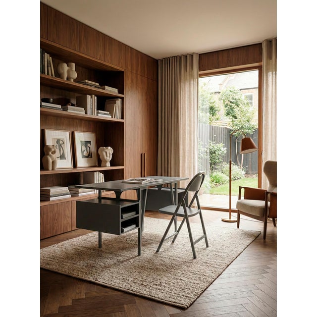 Bonacina desk in a gray finish, a model that is currently discontinued and difficult to find, designed by Castiglioni. Its...
