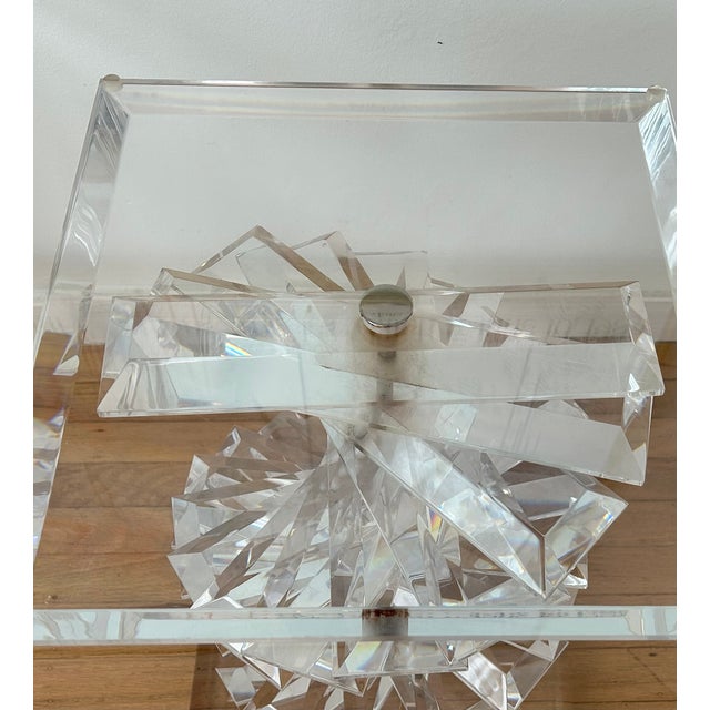 1960s Pair Vintage Mid-Century Modern Stacked Lucite Helix Spiral Tables For Sale - Image 5 of 9