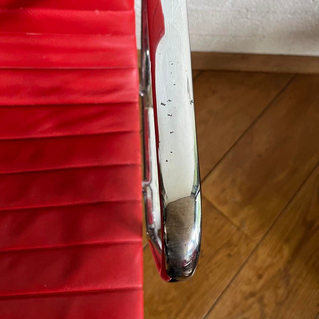EA 108 Chairs in Chrome and Red Leather by Charles and Ray Eames for Vitra, 1950s, Set of 4 For Sale - Image 11 of 18