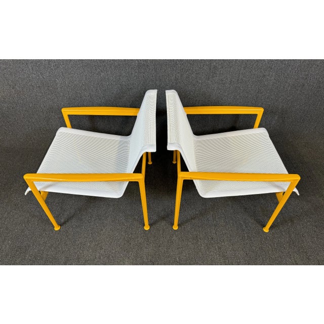 Yellow Pair of Vintage Mid Century Modern 1966 Leisure Collection Patio Lounge Chairs by Richard Schultz for Knoll, Attributed For Sale - Image 8 of 10