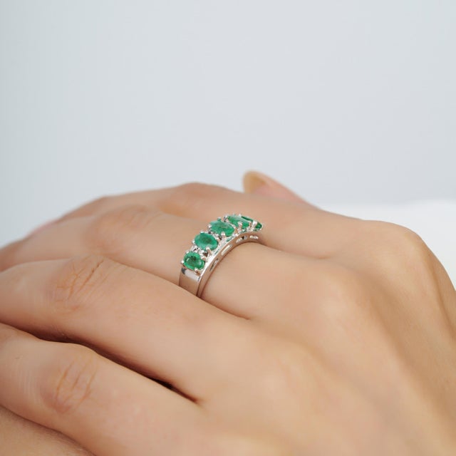 Five Stone Oval 1.38 Ct Emerald & Diamond Half Eternity Band Ring in 925 Silver Size 8 For Sale - Image 9 of 12