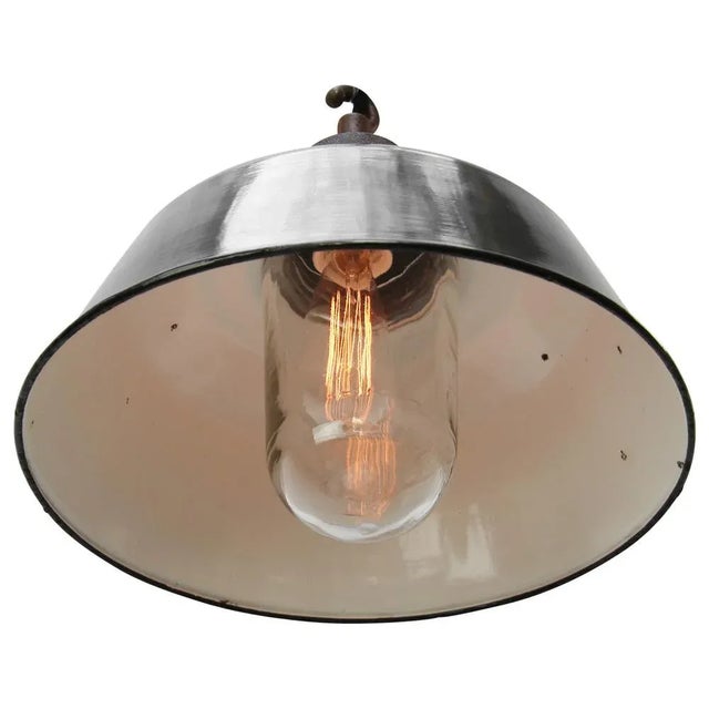 factory pendant black enamel white interior cast iron top with clear glass E27 / E26 Up to 250V (Europe/UK Standard).The...