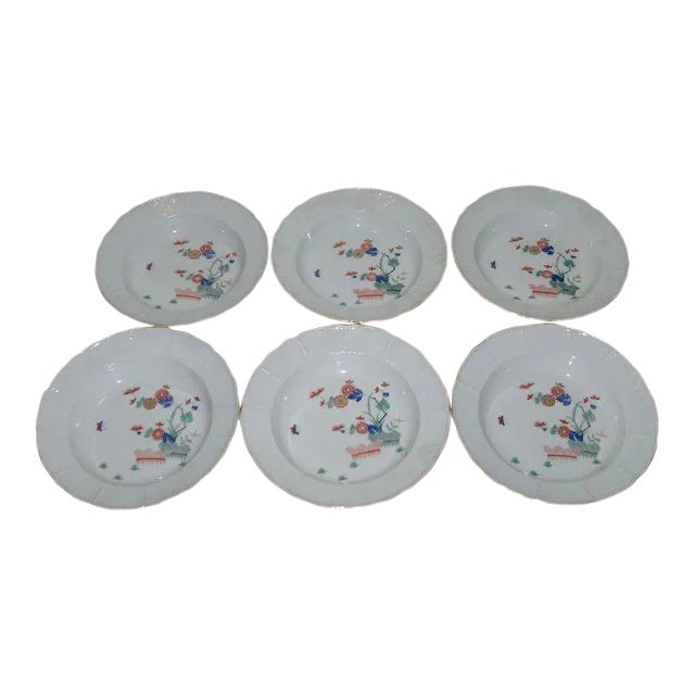 19th Century Meissen Kakiemon Porcelain Basketweave Rim & Gilt Highlight Soup Bowls - Set of 6 For Sale