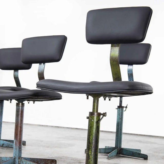 French Industrial Swivel Chairs, 1960s, Set of 5 For Sale - Image 6 of 11