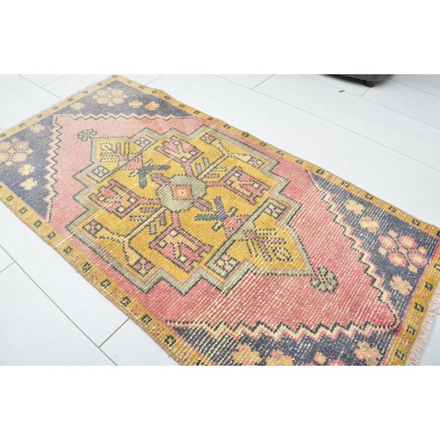 Turkish Geometric Vintage Wool Rug For Sale - Image 3 of 5