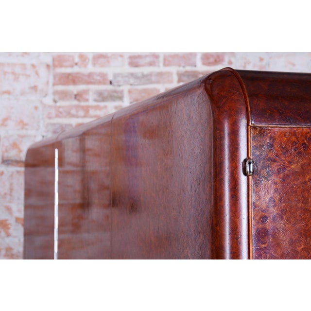 Art Deco Wardrobe in Mahogany attributed to J. Halabala for Up Zavody, Czech, 1920s For Sale - Image 16 of 18