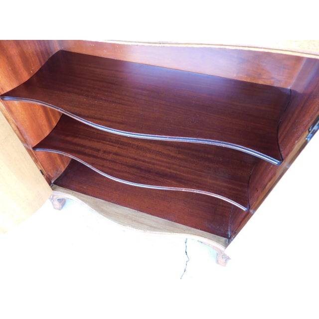 Traditional Antique Figured Blonde Mahogany Regency Style 2 Door Commode & Matching Mirror For Sale - Image 3 of 12