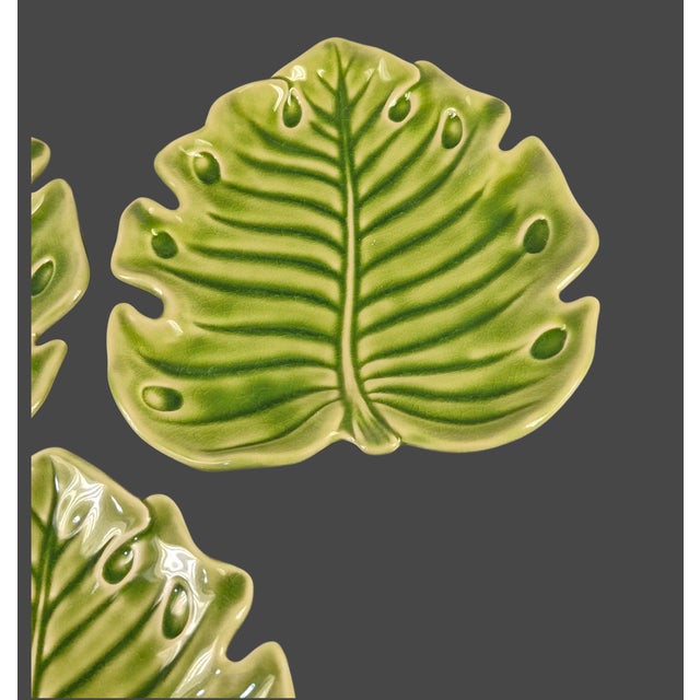 Contemporary Late 20th Century Monterey Green Tropical Monstera Leaf Shaped Serving Plates - Set of 3 For Sale - Image 3 of 9