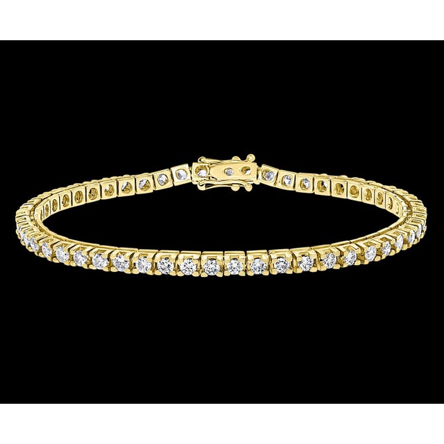 Round Diamond Line Tennis Bracelet in Yellow Gold 3.85 Carat, 14 K Yellow Gold For Sale - Image 17 of 18