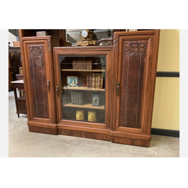 Age: circa 1925 Wood type: solid and veneered walnut Condition: very good, well-maintained, refurbished original condition...