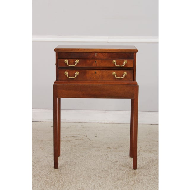 Age: Approx: 25 Years Old Details: Model 8836 Gorgeous Figural Mahogany High Quality Construction 18 C. Design Chippendale...