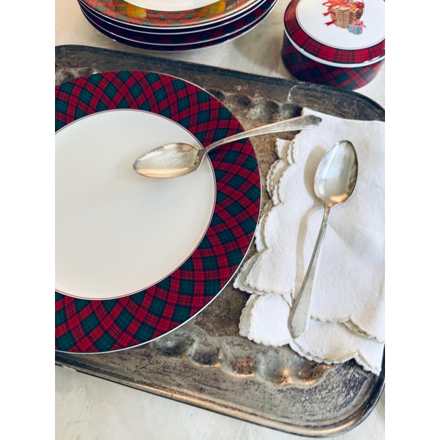Ceramic Sasaki Tartan by Charles Roberts 10.75” Dinner Plates | Red Green Plaid Rim Dinnerware - Set of 6 For Sale - Image 7 of 12