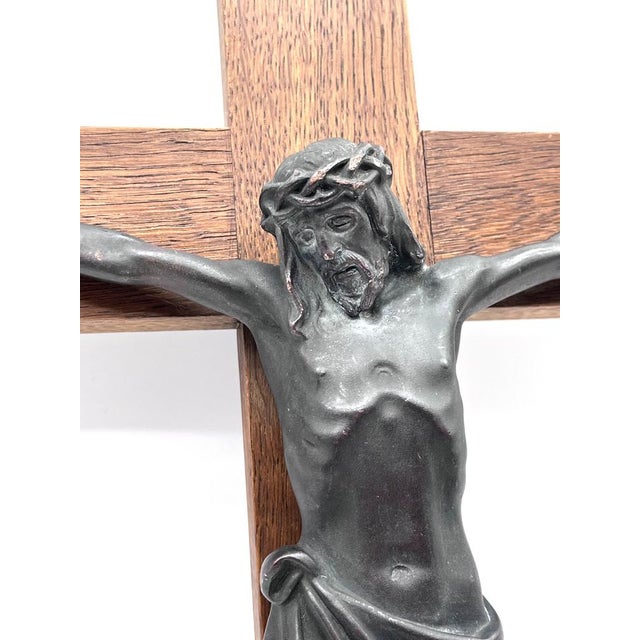 Black Vintage Crucifix in Bronze on Oak, 1920s For Sale - Image 8 of 15