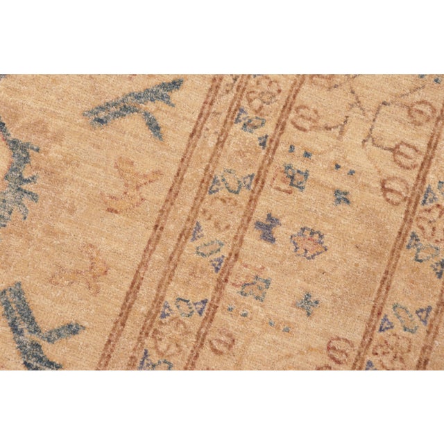 Shabby Chic Ziegler Tan Blue Hand-Knotted Wool Rug - 5'11'' X 8'10'' For Sale In New York - Image 6 of 8