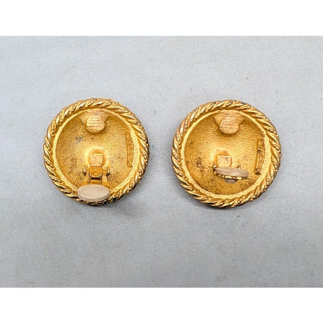 Vintage Signed Gerard Yosca Round Orange & Black Striped Clip Earrings- 2 Pieces For Sale In Philadelphia - Image 6 of 7