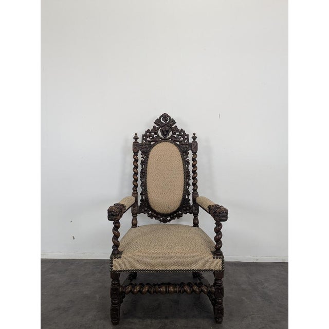 Louis XIII Oak Armchair, in Very Good conditions.