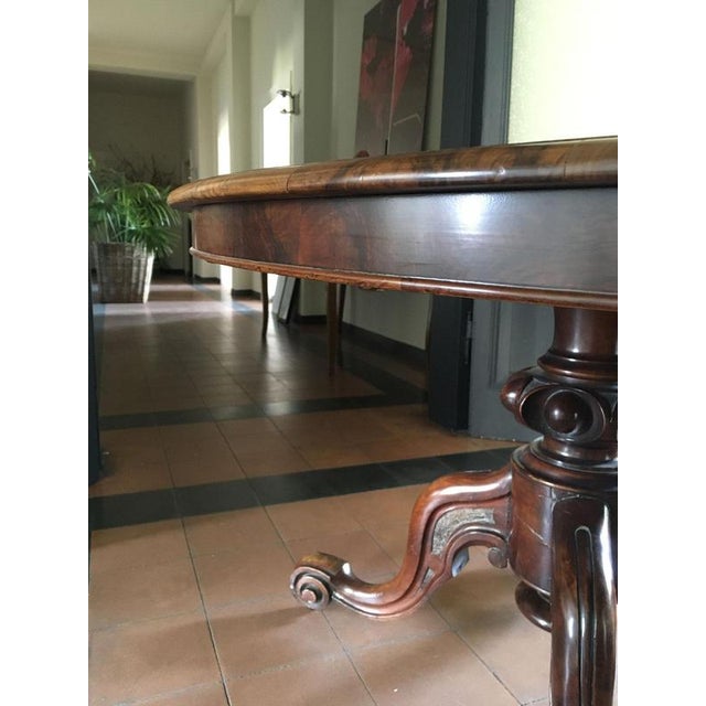 Postmodern Victoria Design Oval Walnut Tilt Top Table attributed to Filmer, London, 1850s For Sale - Image 13 of 18