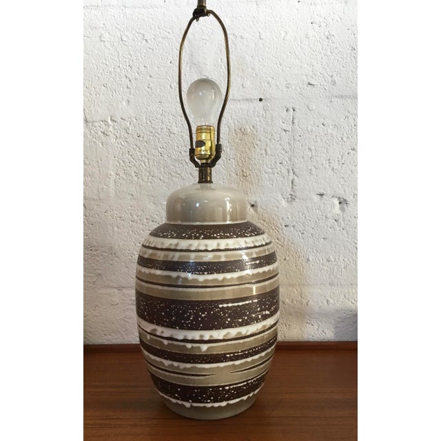 Brown Vintage Mid Century Modern Ceramic Table Lamp. For Sale - Image 8 of 8