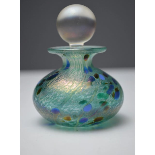 Iridescent Green and Blue Glass Perfume Bottle from Isle of Wight Studio, England, 1970s For Sale - Image 9 of 9
