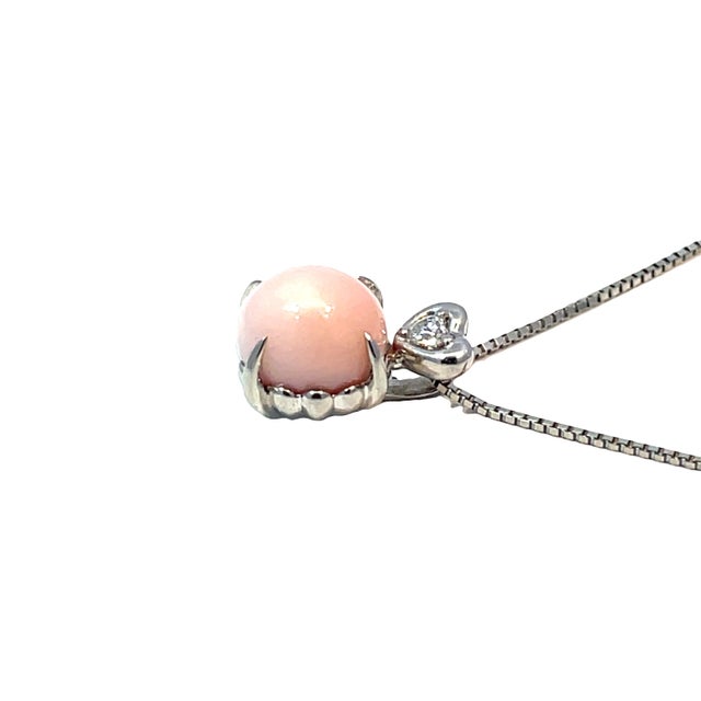 Elevate your jewelry collection with this exquisite Pendant Necklace, featuring a stunning heart-shaped design that...