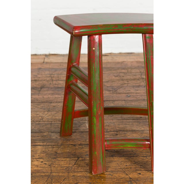 Early 20th Century Japanese Late Meiji Period Red and Green Lacquered Stool with Semicircular Seat For Sale - Image 5 of 13
