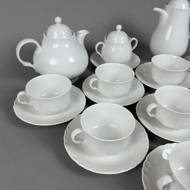 A set of absolute prestige and rare completeness, perfect for discerning collectors or for setting tables with refined...