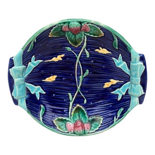 19th Century Small Majolica Strawberries Dish Wedgwood For Sale