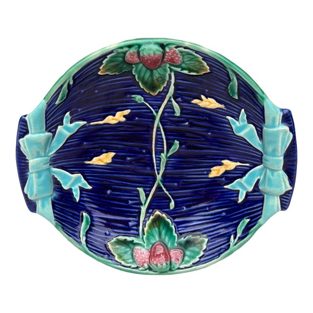 19th Century Small Majolica Strawberries Dish Wedgwood For Sale
