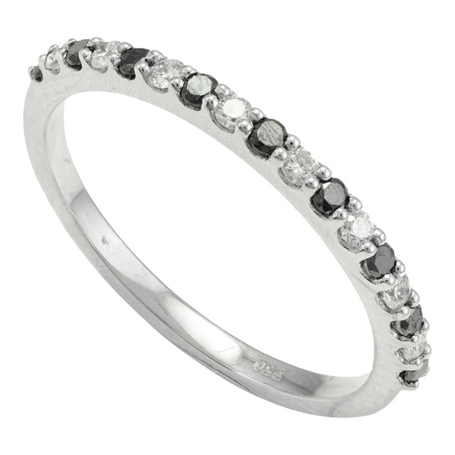 Alternative Black & White Diamond Eternity Wedding Band Size 7 For Sale