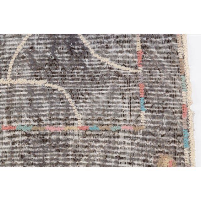 Minimalist Geometric Pattern Vintage Rug For Sale - Image 4 of 10
