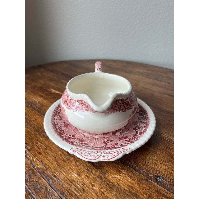 Early 20th Century Mason's Pink Vista Pattern Ironstone Collection Antique and Vintage Serveware Gravy and Saucer Set For Sale - Image 5 of 9