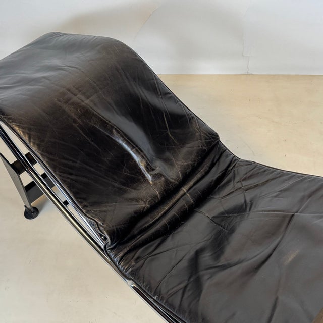 Late 20th Century Lc4 Lounge Chair by Le Corbusier and Charlotte Perriand for Cassina For Sale - Image 9 of 9