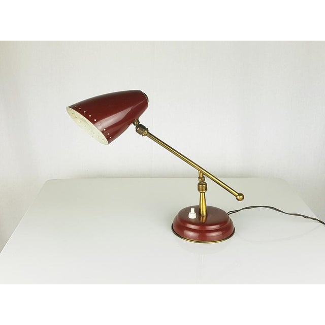 Small Mid-Century Adjustable Burgundy Metal & Brass Table Lamp from Oscar Torlasco, 1950s For Sale - Image 11 of 13