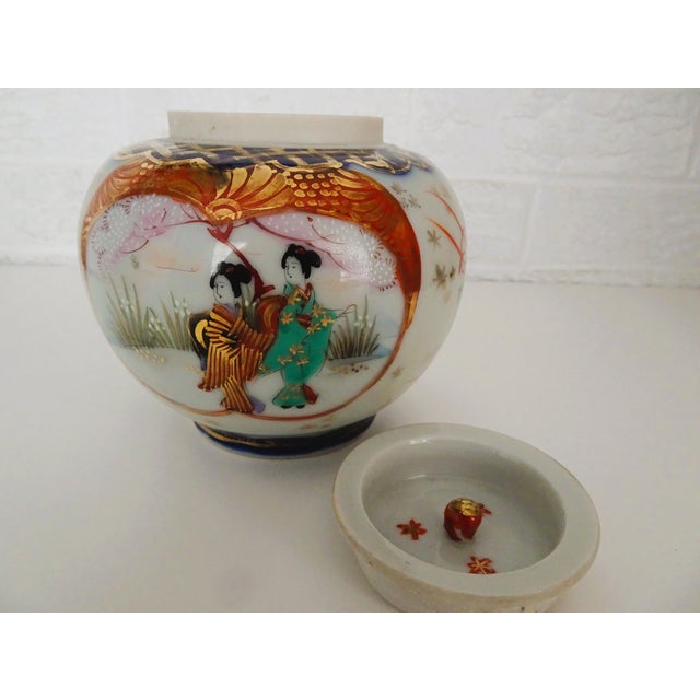 I picked this up some years back at a sale and decided I would rather collect sake cup because of the size and display...