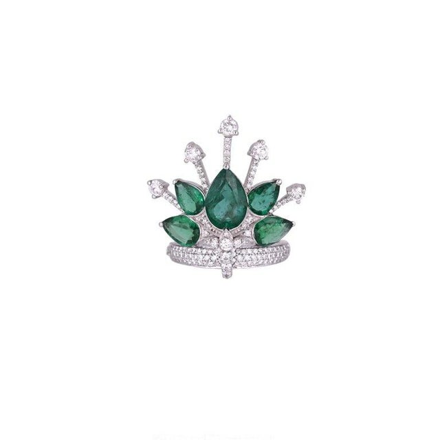 Set in 18k Gold, 3.80 Carats, Natural Zambian Emerald & Diamonds Cocktail Ring, Us Size 6 For Sale - Image 11 of 13
