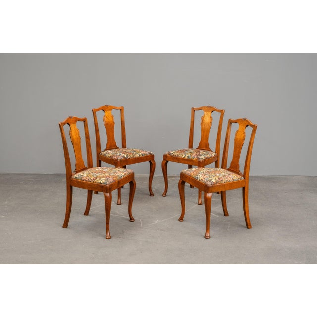 20th Century Art Nouveau Chairs in Oak, Set of 4 For Sale - Image 3 of 18