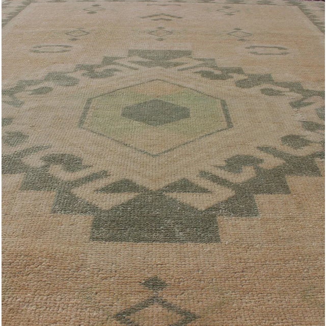 Vintage Hand Knotted Oushak Rug With Central Medallion Warm Tones With Green Tones For Sale In Atlanta - Image 6 of 11