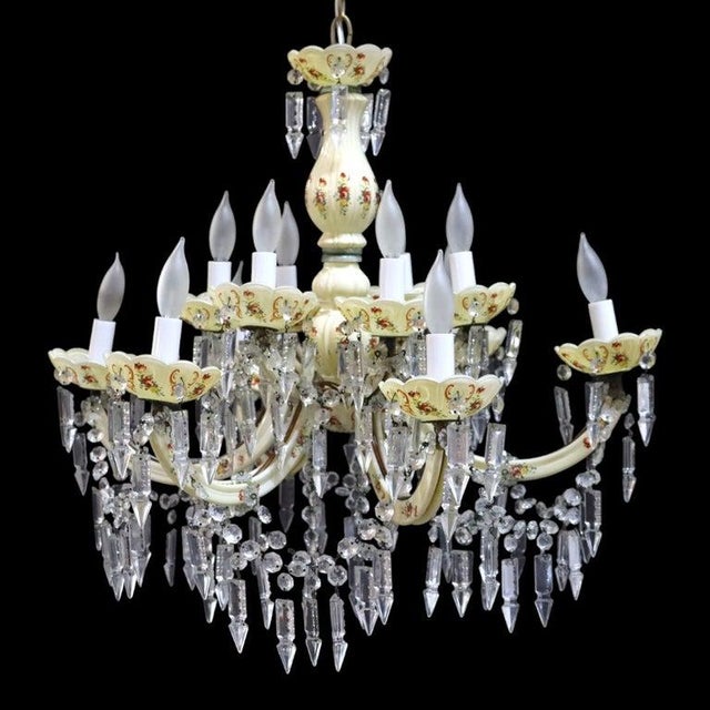 1940s Italian Capodimonte Style Crystal & Hand Painted Porcelain & Glass 12-Light Chandelier For Sale - Image 6 of 11
