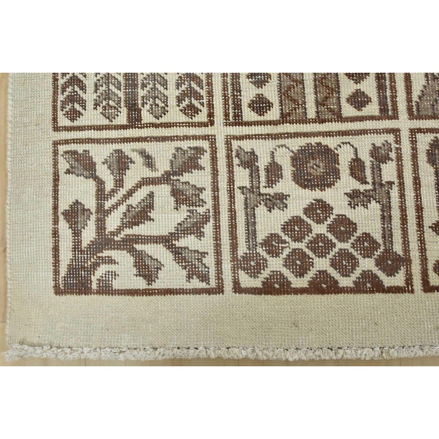 Bakhtiari Rug 6’9” X 8’10” Ivory Wool Vintage Distressed Hand-Knotted Carpet For Sale - Image 12 of 15