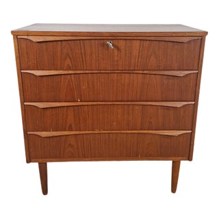 Small Mid-Century Modern Scandinavian Chest of 4 Drawers in Teak, 1960s For Sale