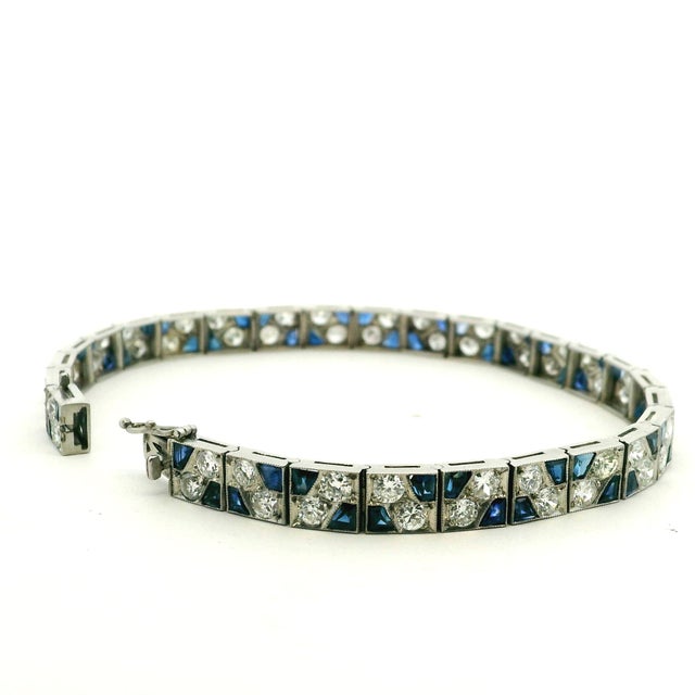 Metal 1940s Platinum Diamond and Sapphire Art Deco–Style Link Bracelet For Sale - Image 7 of 10