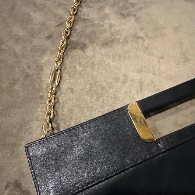 A 1970s High Quality Black Leather and Brass Italian Shoulder Bag For Sale - Image 11 of 12