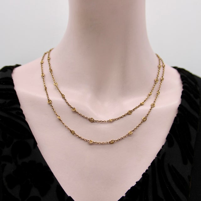 Late 19th Century Victorian Fetter Knot 38” Chain in 16.6k Gold For Sale In Los Angeles - Image 6 of 8