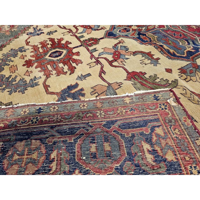 Late 19th-Century Heriz Serapi Rug, Handwoven, Pale Yellow & Green, 8' x 10' For Sale - Image 9 of 18