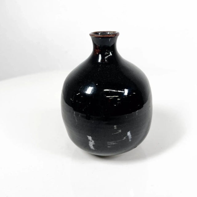 1960s Mid-Century Modern Japanese Bud Vase Dark Brown Glaze Pottery Mingei Tenmoku For Sale - Image 5 of 11
