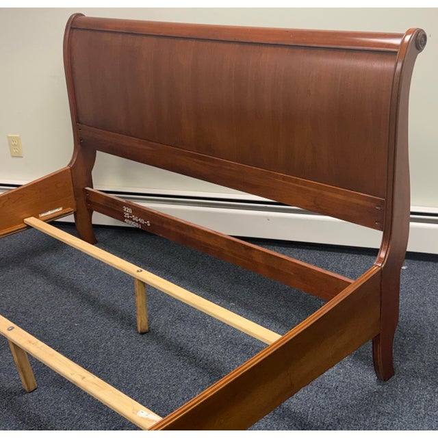 Ethan Allen Medallion Collection Cherry Sleigh Bed - Queen Size For Sale In New York - Image 6 of 12