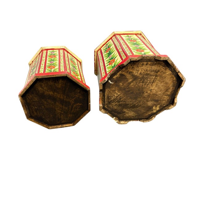 1950’s Vintage Red Floral Folk Art Wastebaskets- A Set of 2 For Sale - Image 10 of 12