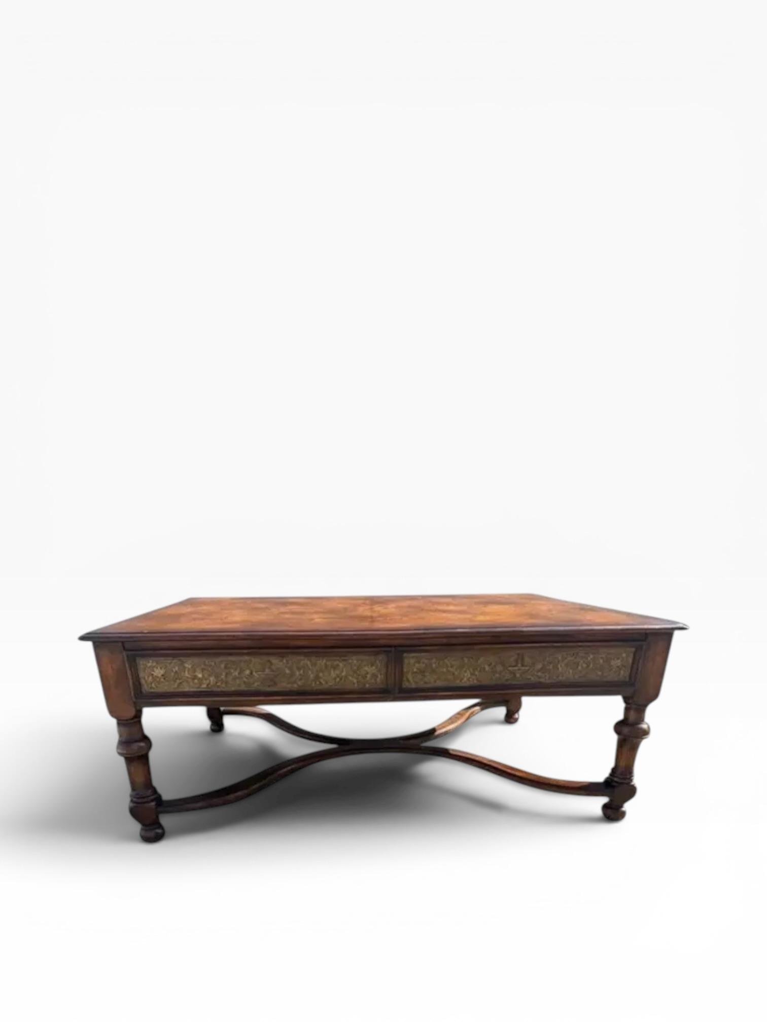 Theodore Alexander コーヒーテーブル アンティーク Theodore Alexander “Armoury Collection” Carved Coffee Table