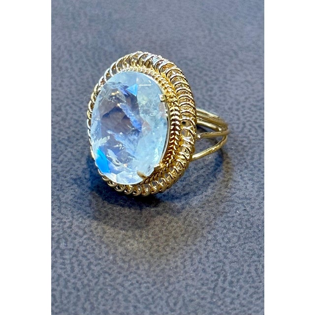 White 7 Carat Oval Shape Moon Stone Cocktail Ring 14 Karat Yellow Gold For Sale - Image 8 of 18