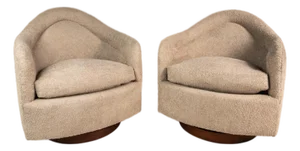 Set of 2 Mid-Century Modern Swivel Tub Chairs Attributed to Adrian Pearsall for Craft Associates in Sand Bouclé Upholstery, Usa, Circa 1960s